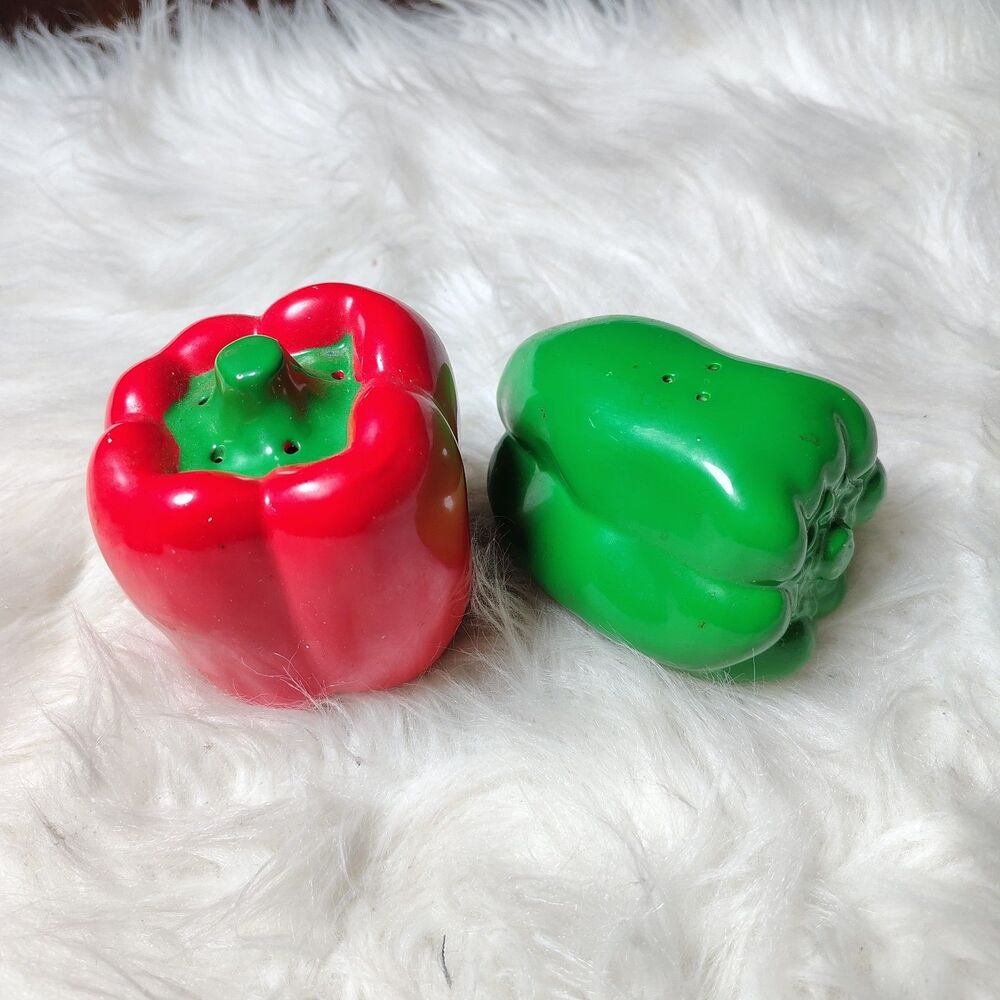 Gardencore VTG Bell Pepper Salt & Pepper Shakers Cooks Tools